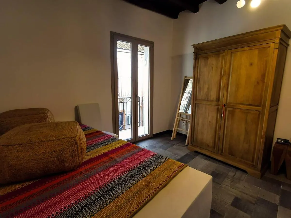 Konukevi Natural Made Otel Palermo
